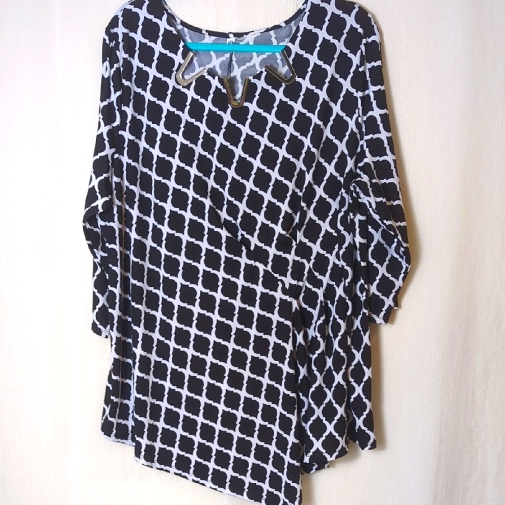Black And White Tunic Top 3X